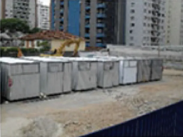 Edificação modular empilhada em canteiro