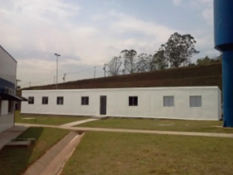 Espaço interno modular com acabamento